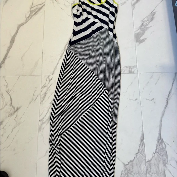 knee length dresses for ladies Bebé Maxi Dress main image 1